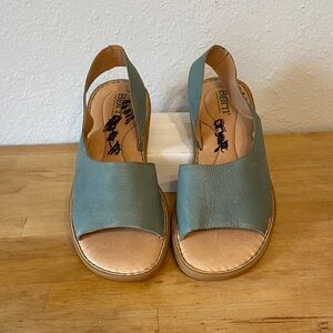 Born Turquoise Leather Women's Inlet Sandal Size 8